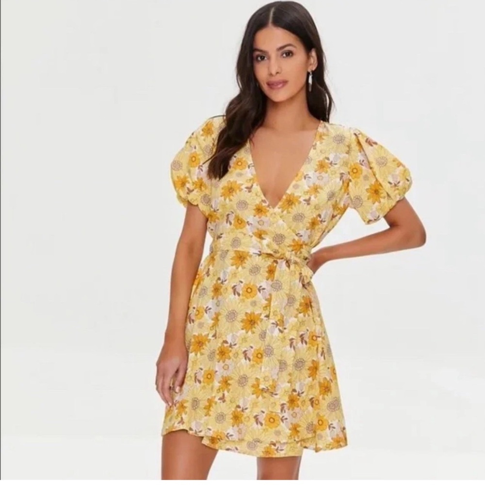 Forever 21 Linen Puff Short Sleeve Wrap Floral Print Dress-Yellow-SZ Medium
